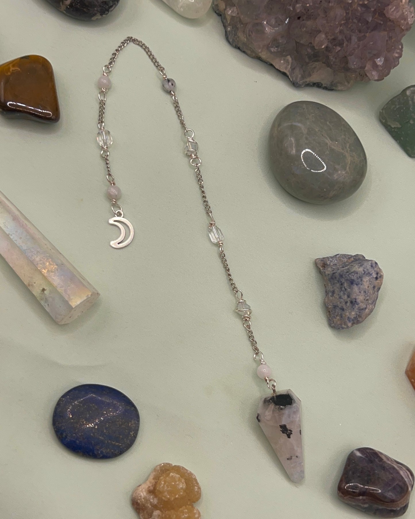 Selene Pendulum